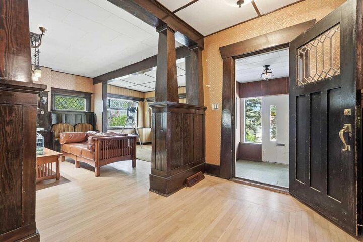 Property Photo:  1316 15 Street NW  AB T2N 2B6 