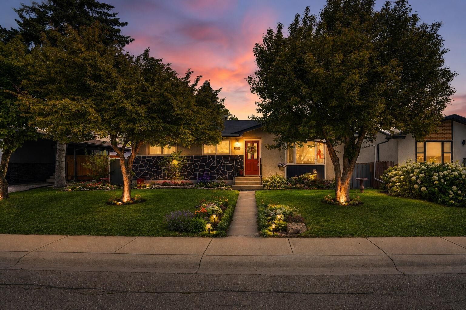 Property Photo:  9824 Auburn Road SE  AB T2J 1E1 