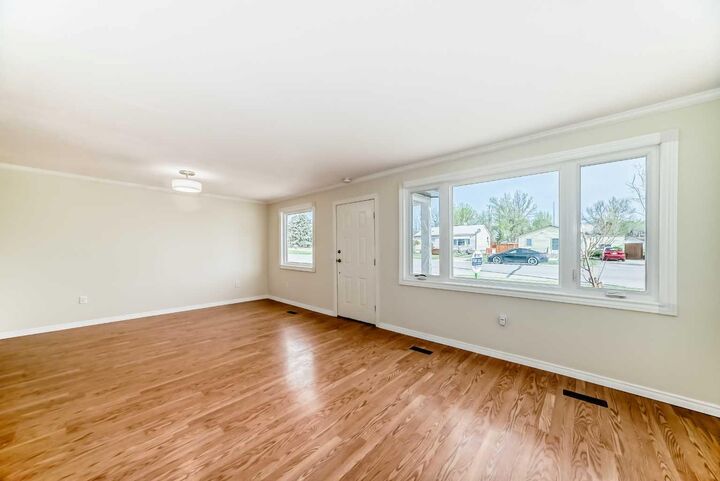 Property Photo:  367 47 Avenue W  AB T0L 0T0 