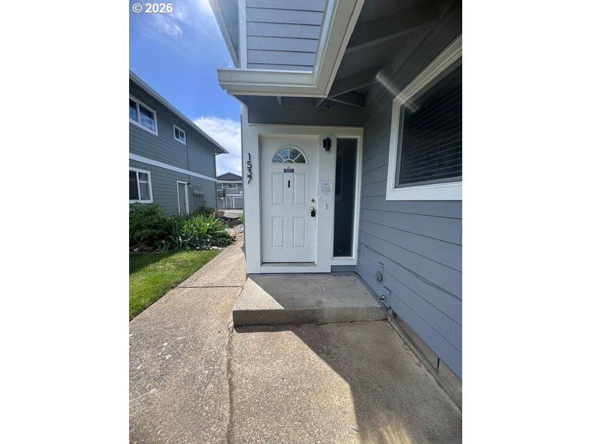 Property Photo:  1537 NE Kane Dr  OR 97030 