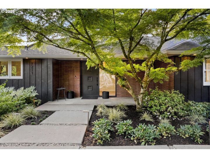 Property Photo:  1211 SW Highland Rd  OR 97221 