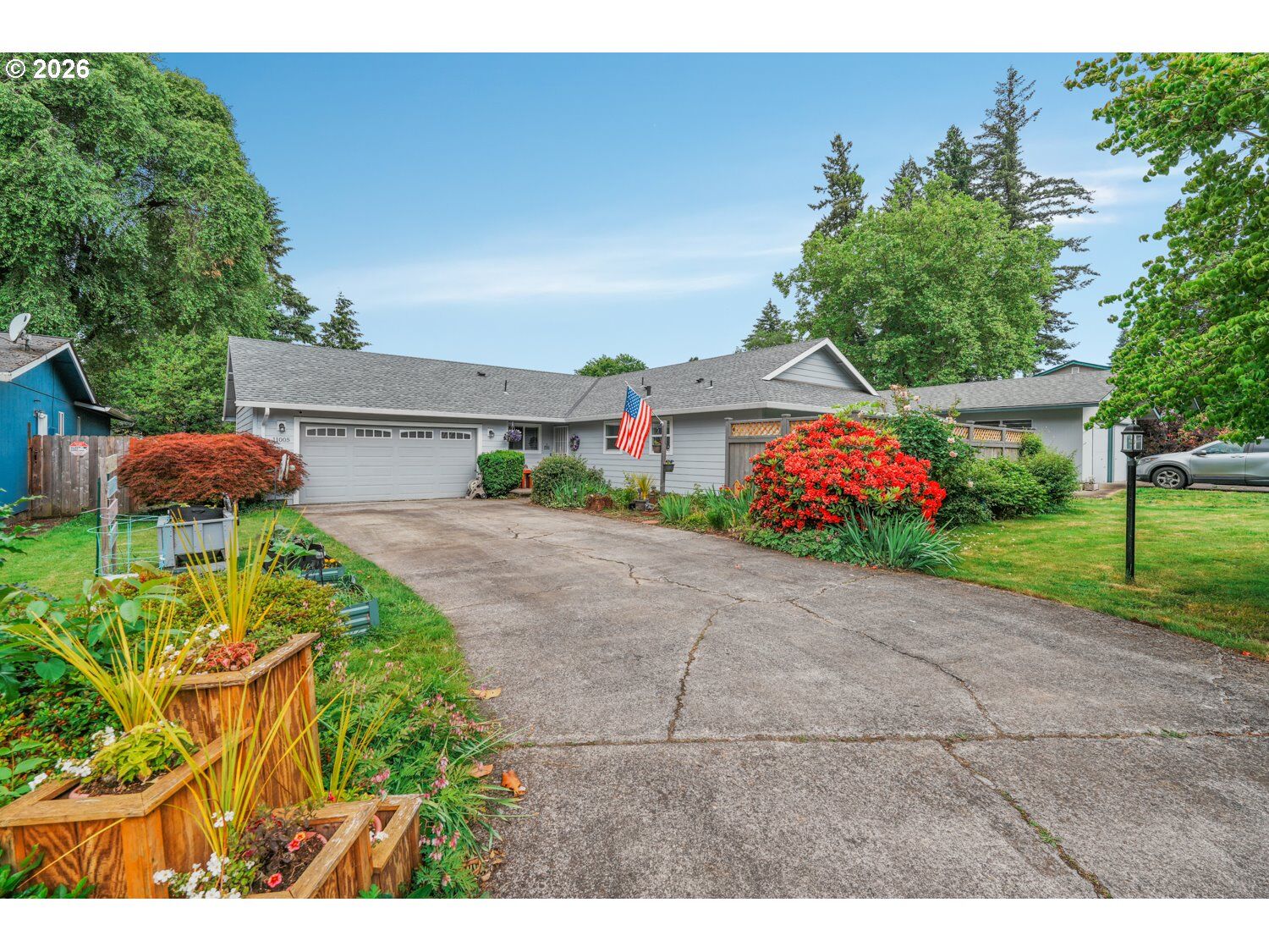 Property Photo:  11005 SE 54th Pl  OR 97222 