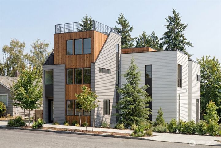 Property Photo: 10428 66th Avenue S WA 98178