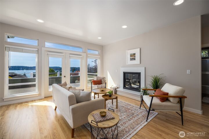 Property Photo:  9924  Sunset Drive  WA 98257 