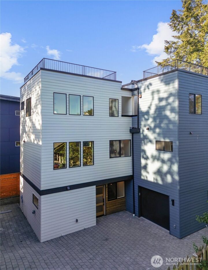 Property Photo:  11733  Durland Avenue NE B  WA 98125 