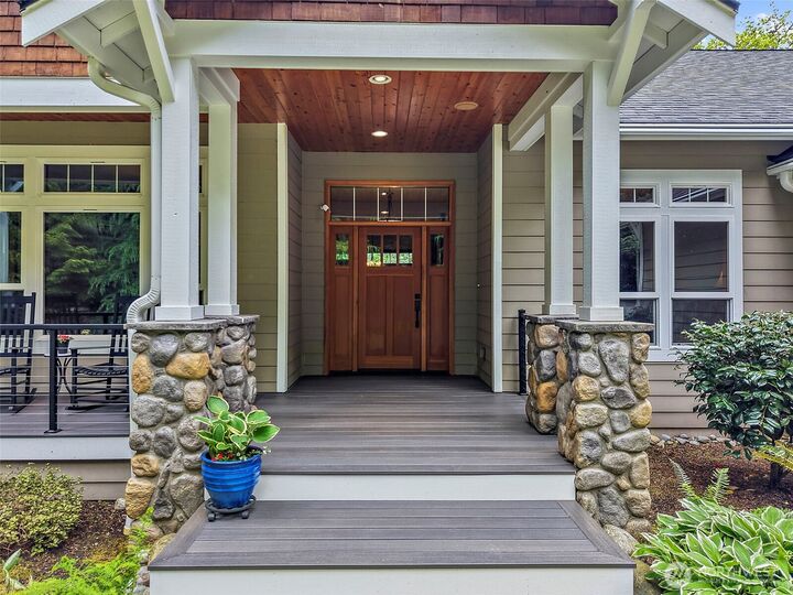 Property Photo: 6407 282nd Avenue SE WA 98027