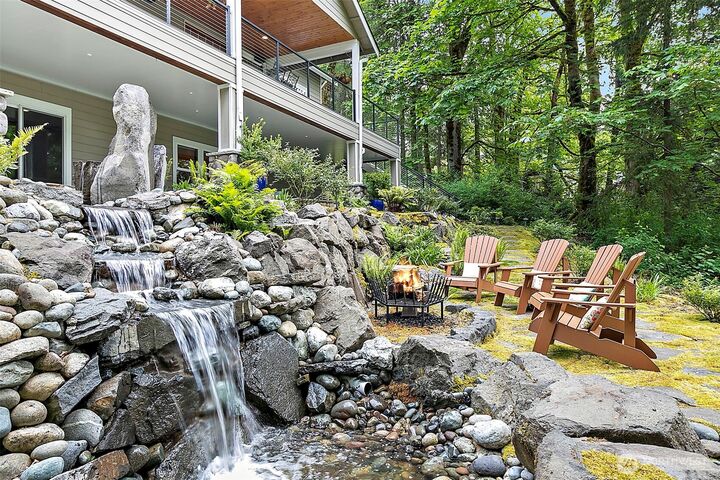 Property Photo: 6407 282nd Avenue SE WA 98027