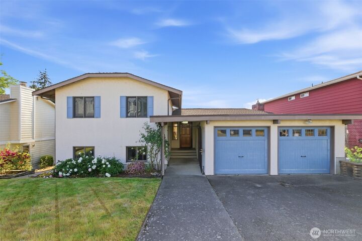 Property Photo: 5113 19th Avenue S WA 98108