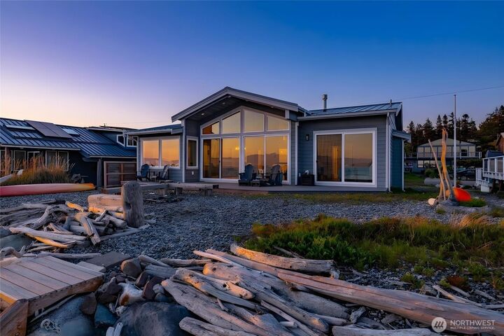 Property Photo:  121  Keystone Avenue  WA 98239 