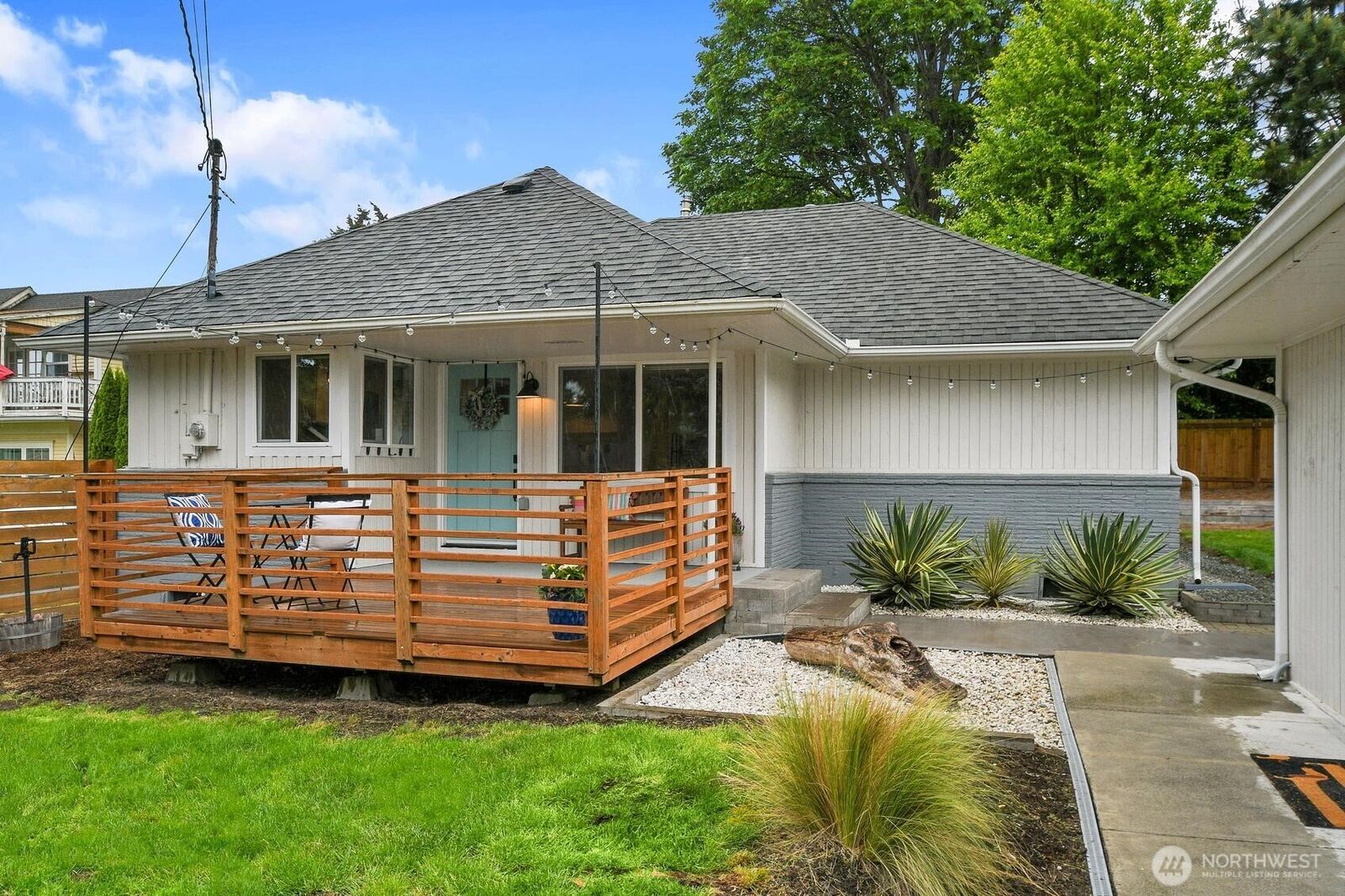 Property Photo:  406  Prospect Avenue  WA 98275 