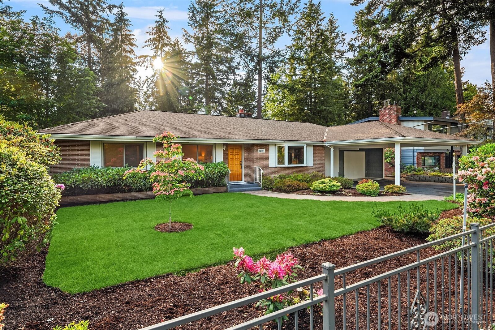 Property Photo:  14655  22nd Avenue SW  WA 98166 