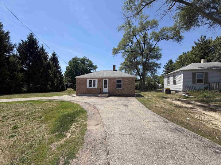 Property Photo: 230 S Hackett Street IL 61080
