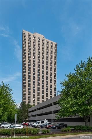Property Photo:  5000 Town Center 1606  MI 48075 