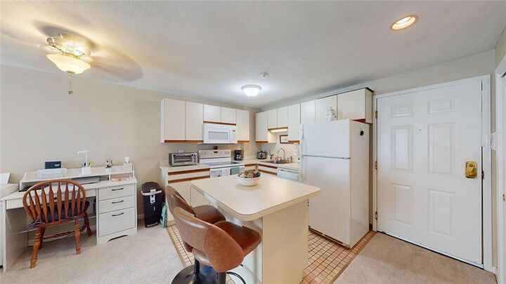 Property Photo:  201 Woodlawn Avenue 104  RI 02904 