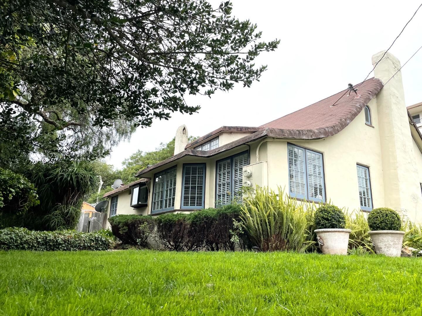 Property Photo: 541 & 539 West Franklin Street CA 93940