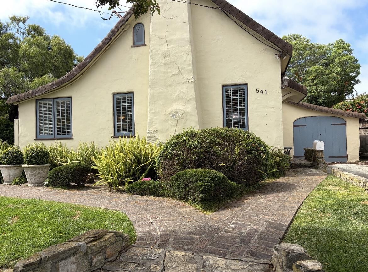 Property Photo: 541 & 539 West Franklin Street CA 93940