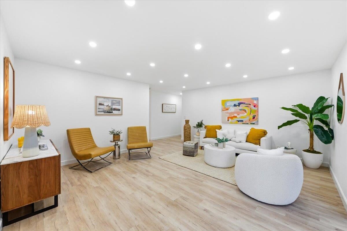 Property Photo:  956 Kiely Boulevard A  CA 95051 