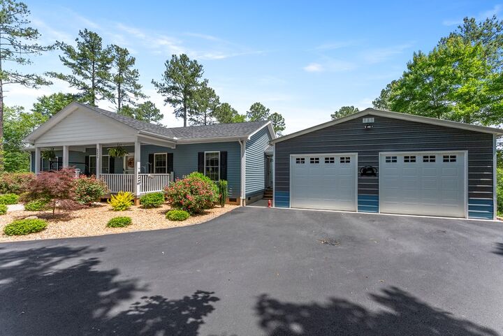 Property Photo: 2255 Gully Tavern Rd VA 23966