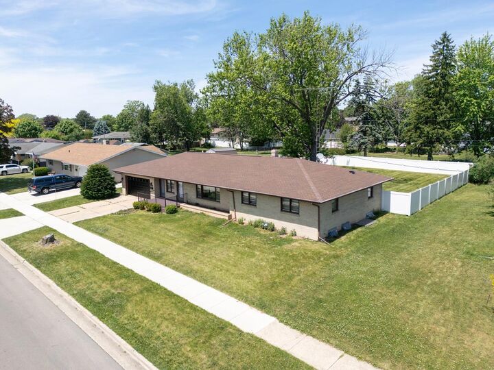 Property Photo:  2020 Bond Place  WI 53548 