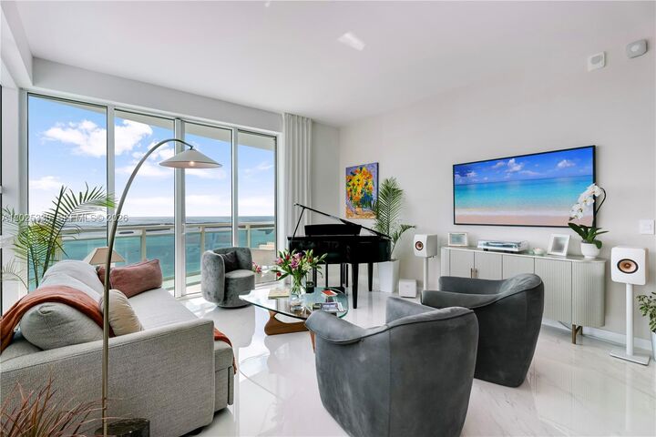 Property Photo: 950 Brickell Bay Dr 5210 FL 33131