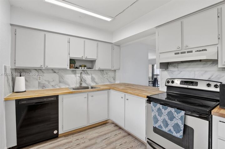 Property Photo: 7020 Nova Dr 308D FL 33317