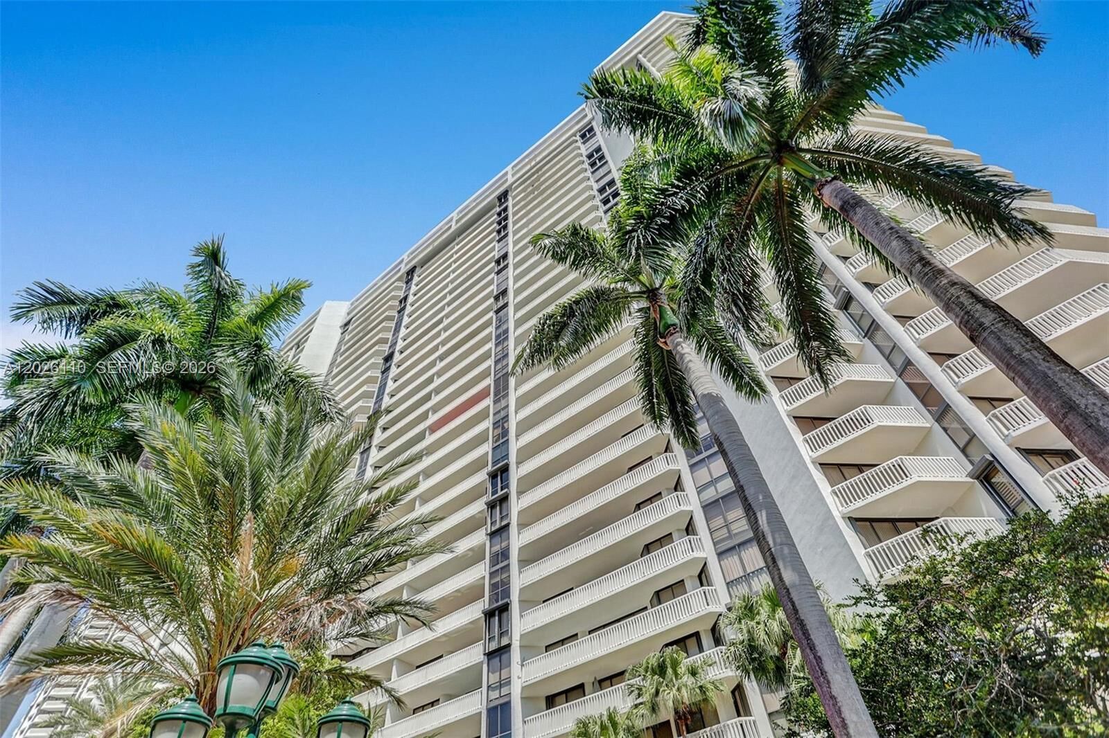 Property Photo: 2000 Island Blvd 1108 FL 33160