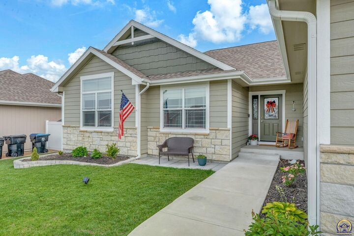 Property Photo: 3319 SW 44th St KS 66610