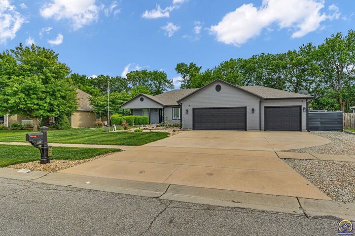 Property Photo:  3607 SE 22nd Ter  KS 66605 