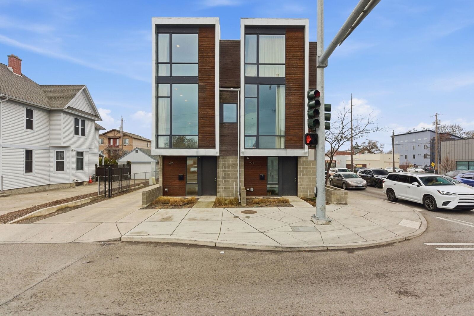 Property Photo: 904 E Indiana Ave WA 99207