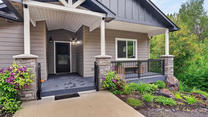 Property Photo:  515 W Chattaroy Rd  WA 99005 