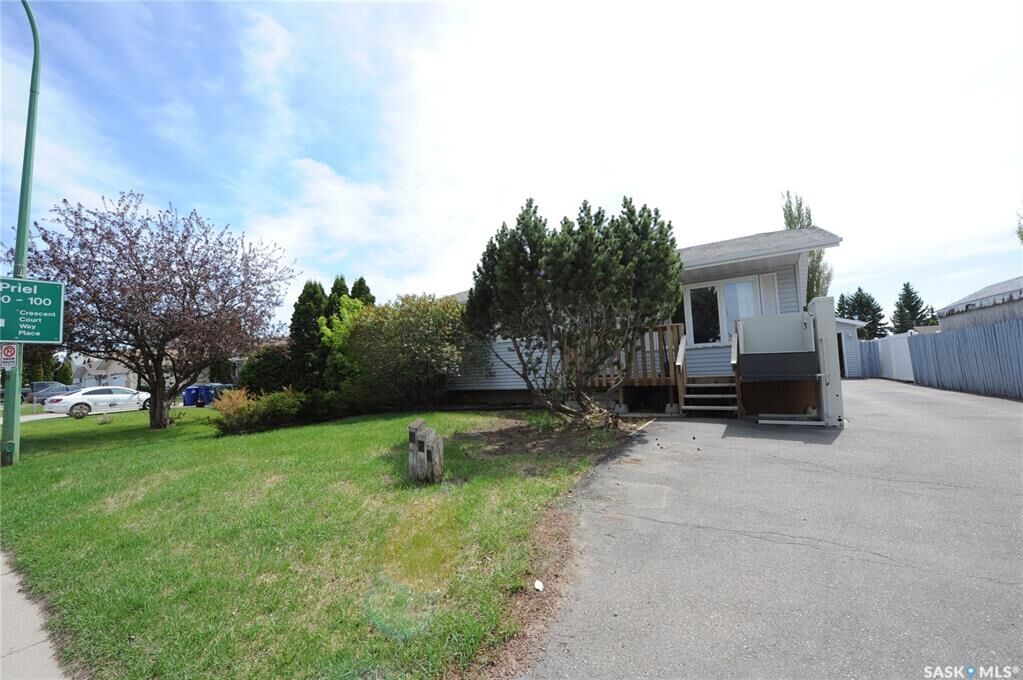 Property Photo:  571 Pendygrasse Road  SK S7M 5P6 
