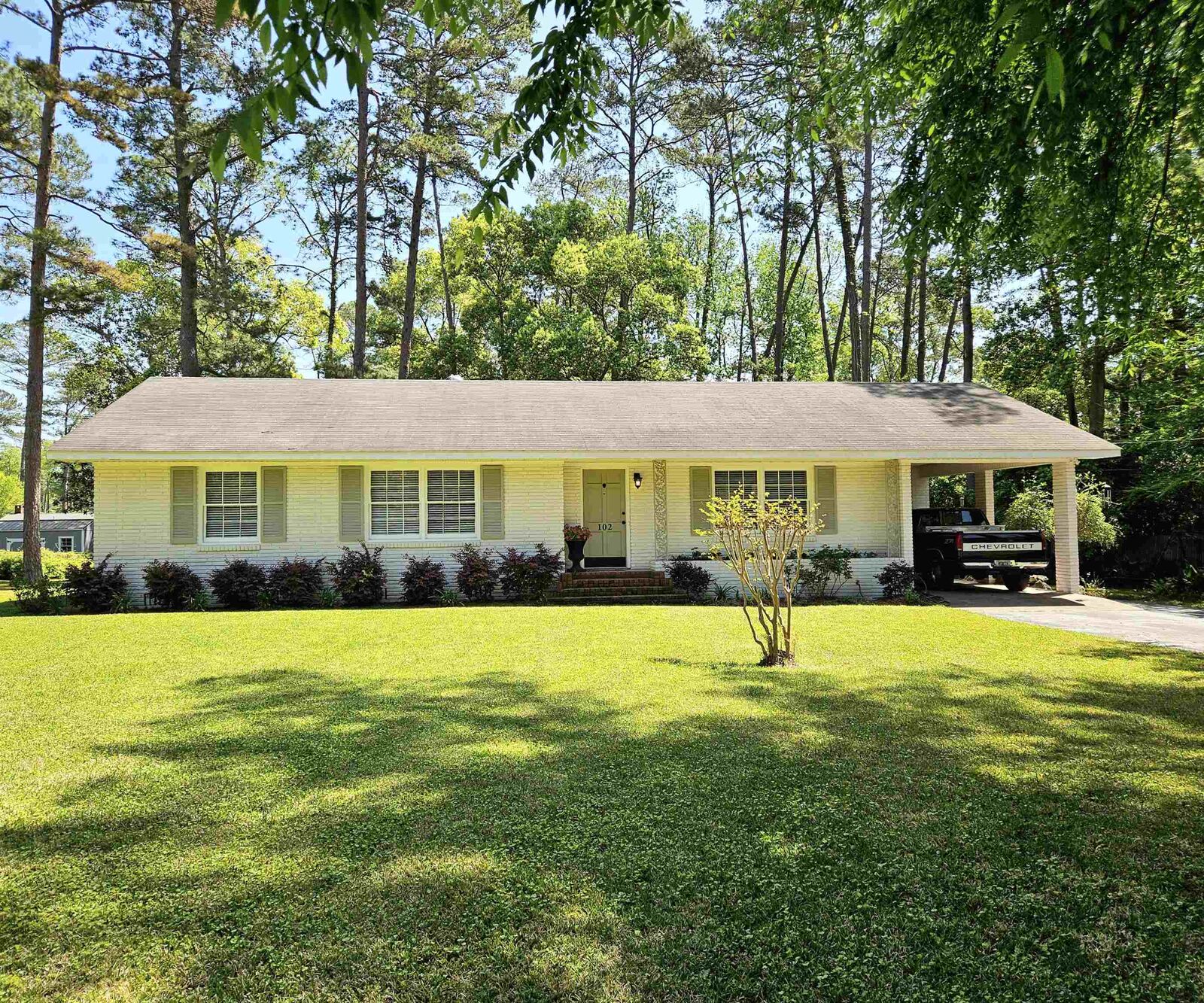 Property Photo: 102 Sandra Street GA 31792
