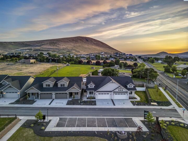 Property Photo:  4537 Grove Court  WA 99353 