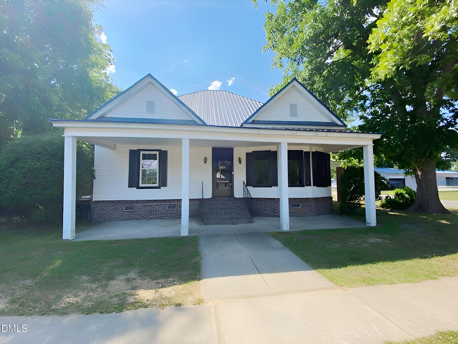 Property Photo:  301 S Wilson Street  NC 27830 