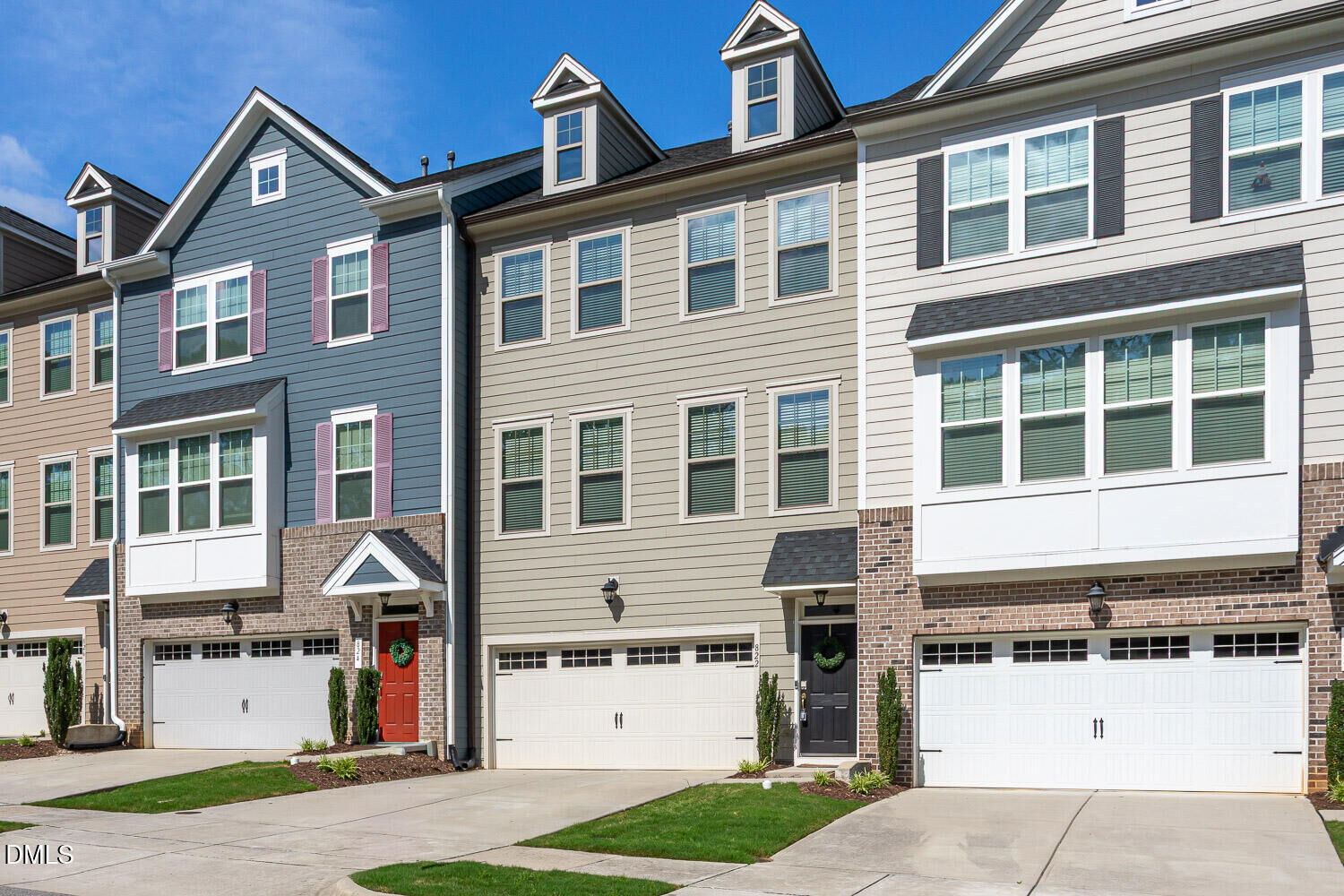 Property Photo: 822 Richmont Grove Lane NC 27523