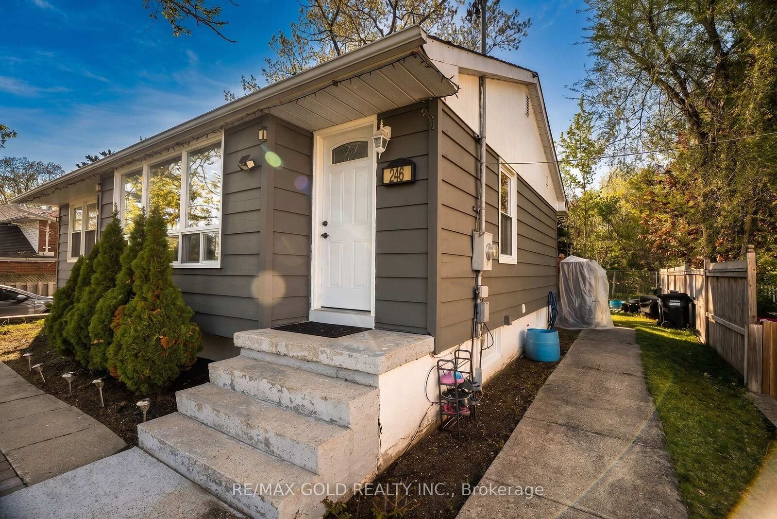 Property Photo: 246 Edgehill Drive ON L4N 7W9