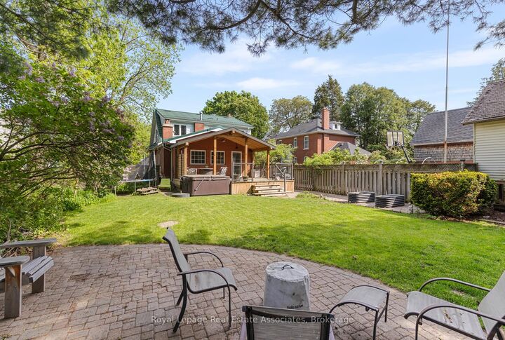 Property Photo: 1807 Balsam Avenue ON L5J 1L3