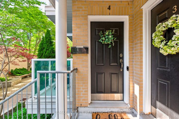 Property Photo: 70 Byng Avenue 4 ON M2N 7L9