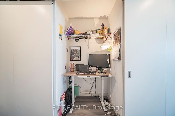 Property Photo: 197 Yonge Street 2204 ON M5B 0C1