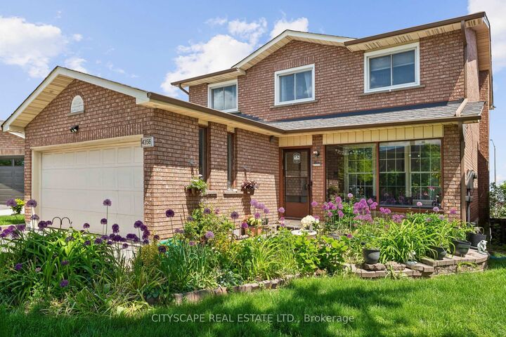 4356 Wakefield Crescent — photo 1