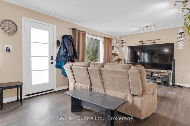 Property Photo: 60 Oxford Road ON K0K 2C0