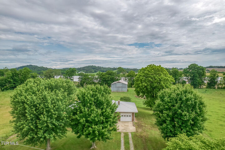 Property Photo:  2390 Highway 107  TN 37641 