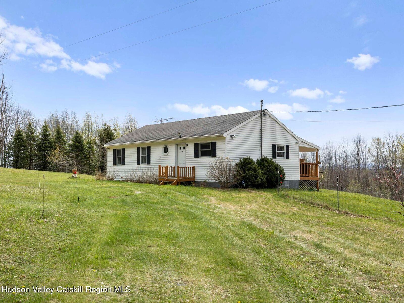 Property Photo:  414 Smith  NY 12197 