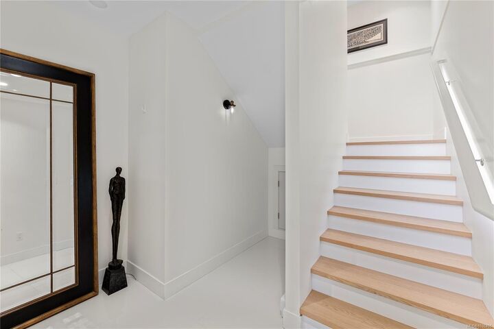 Property Photo: 903 Greystone Pl BC V9C 3X2