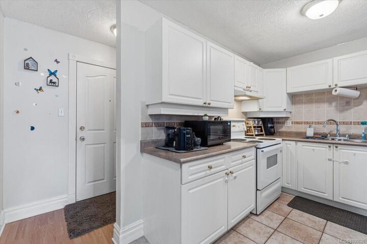 Property Photo: 645 Selby St #103 BC V9R 2S2