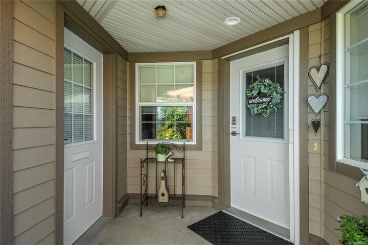 Property Photo: 824 Marguerite Rd BC V9W 3K5