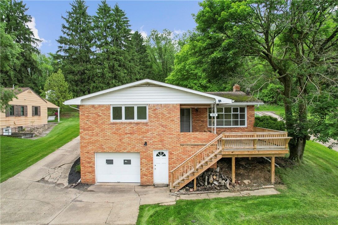 Property Photo:  545 Manifold Rd  PA 15301 