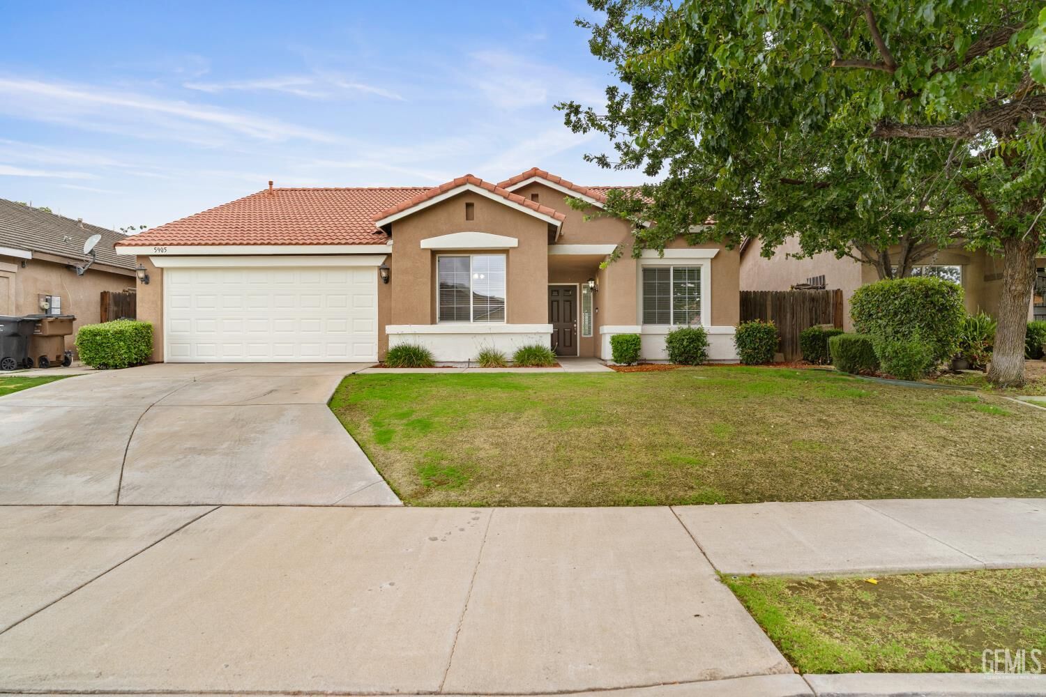 Property Photo: 5905 Oneida Falls Drive CA 93312