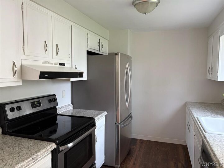 Property Photo:  1251 Charlesgate Circle  NY 14051 