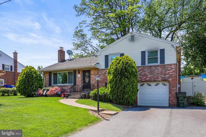 Property Photo:  210 Melvale Road  PA 17313 